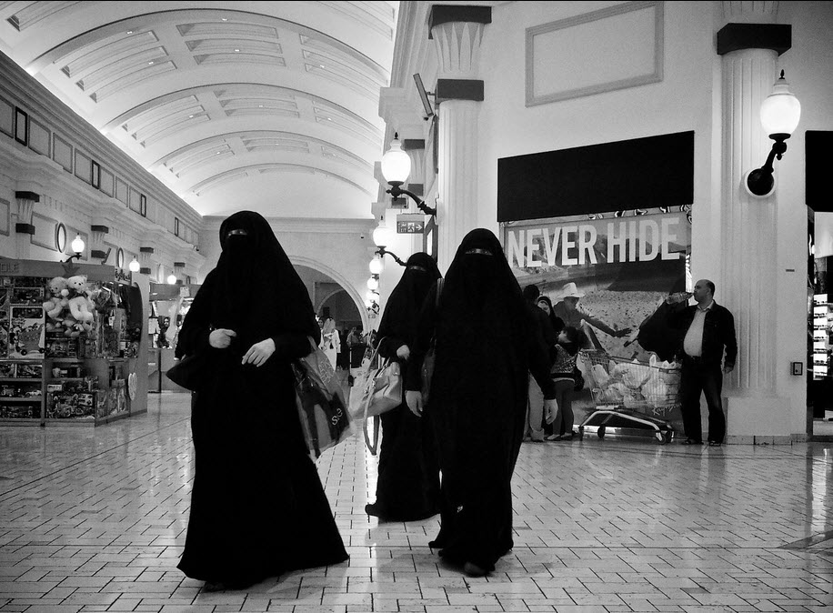 كيف تجعلين ابنتك تتميز بالحياء لابالخجل؟