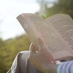 أدمنت قراءة القصص الجنسية ، كيف الخلاص ؟