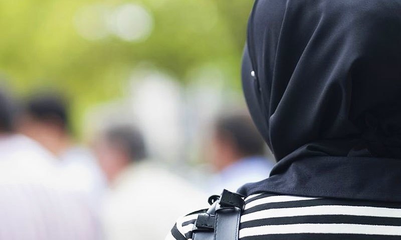 هل هذه التصرفات تعني اضطراب الهوية الجنسية لابنتي ؟ هل هذه التصرفات تعني اضطراب الهوية الجنسية لابنتي ؟